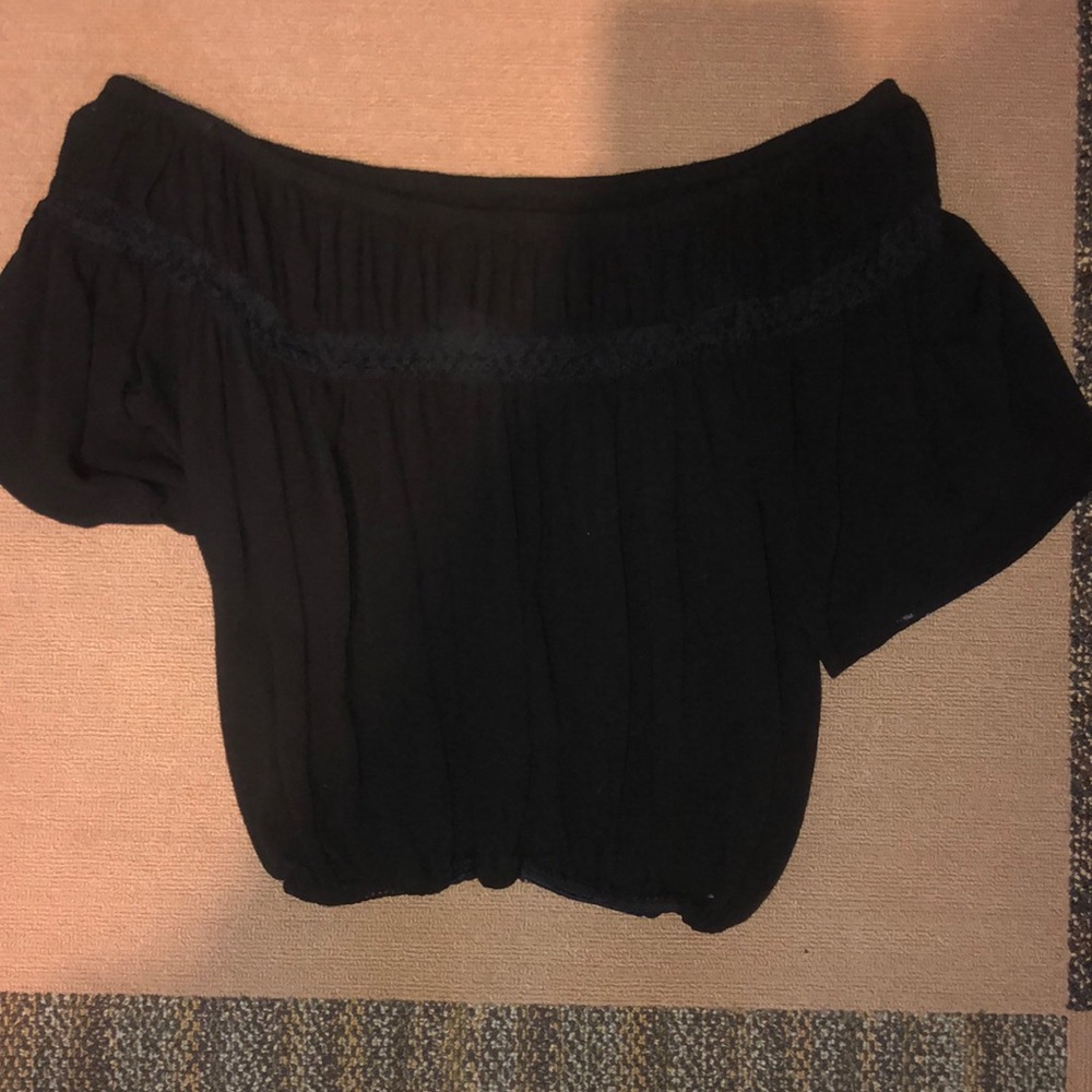 L.A. Hearts black off the shoulder crop top